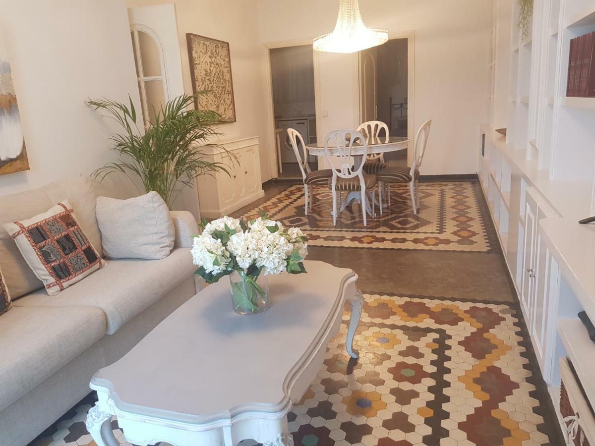 Domus Valencia Apartamentos Centro Frente A Torres De Serrano Bagian luar foto